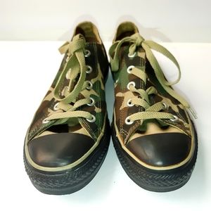 RARE Converse camoflouge camo military print sz 6